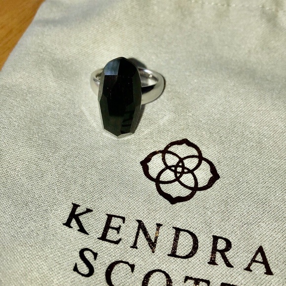 NWT Dani Silver Cocktail Ring In Black Cat's Eye - Picture 2 of 3